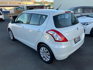 2013 Suzuki Swift - Thumbnail