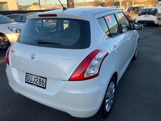 2013 Suzuki Swift - Thumbnail