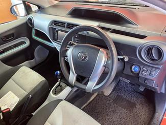 2012 Toyota Aqua - Thumbnail