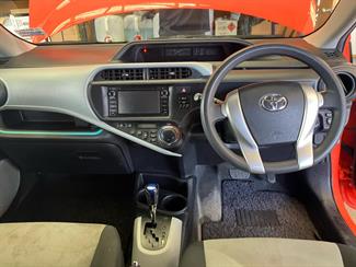 2012 Toyota Aqua - Thumbnail