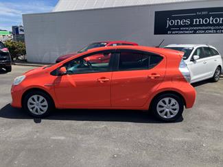 2012 Toyota Aqua - Thumbnail