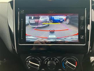 2023 Suzuki Swift - Thumbnail