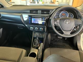 2018 Toyota Corolla - Thumbnail