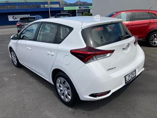 2018 Toyota Corolla - Thumbnail