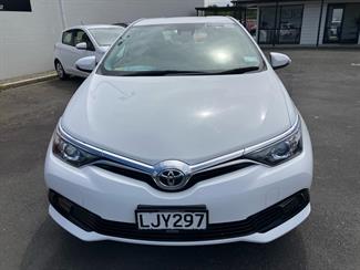 2018 Toyota Corolla - Thumbnail