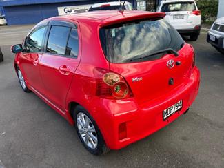2009 Toyota Vitz - Thumbnail
