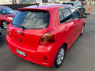 2009 Toyota Vitz - Thumbnail
