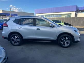 2022 Nissan X Trail - Thumbnail