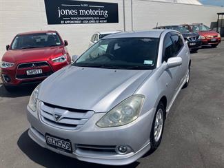 2005 Toyota Caldina - Thumbnail