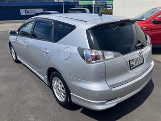 2005 Toyota Caldina - Thumbnail