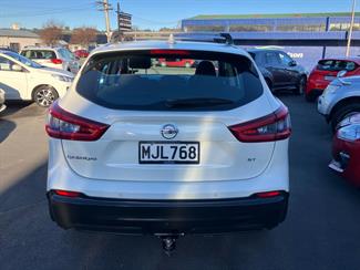 2019 Nissan Qashqai - Thumbnail