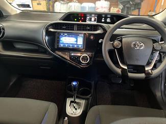 2018 Toyota Aqua - Thumbnail