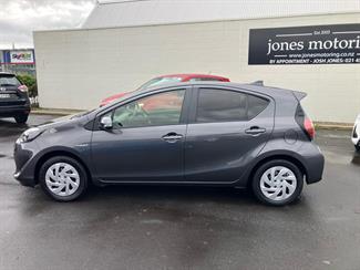 2018 Toyota Aqua - Thumbnail