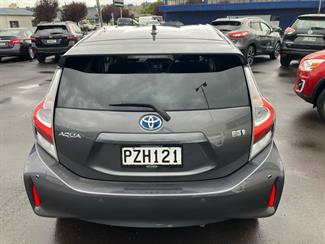 2018 Toyota Aqua - Thumbnail