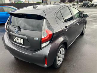 2018 Toyota Aqua - Thumbnail