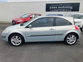 2004 Renault Megane - Thumbnail