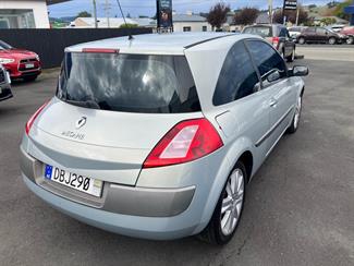 2004 Renault Megane - Thumbnail