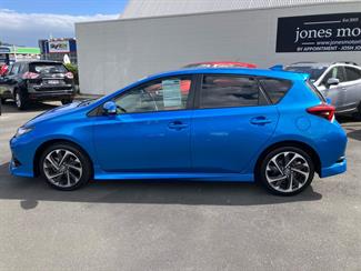 2017 Toyota Corolla - Thumbnail