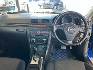 2005 Mazda Axela - Thumbnail