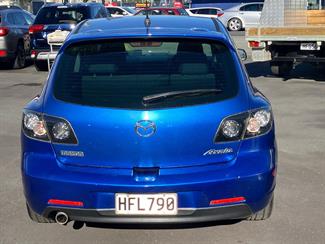 2005 Mazda Axela - Thumbnail