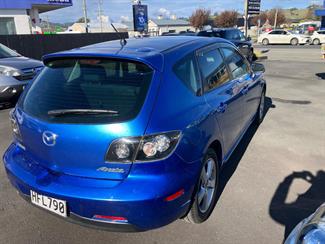 2005 Mazda Axela - Thumbnail