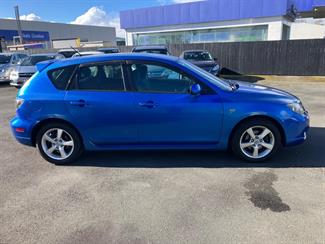 2005 Mazda Axela - Thumbnail