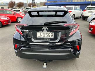 2018 Toyota C-Hr - Thumbnail
