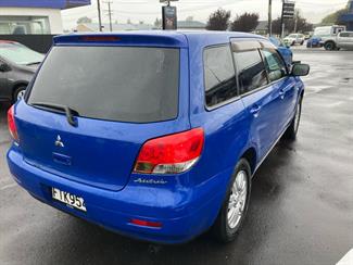 2002 Mitsubishi Airtrek - Thumbnail