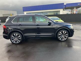 2021 Volkswagen Tiguan - Thumbnail