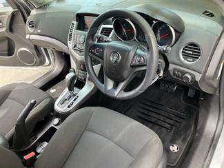 2015 Holden Cruze - Thumbnail