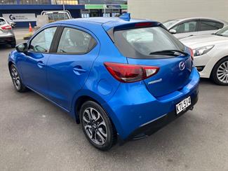 2017 Mazda Mazda2 - Thumbnail