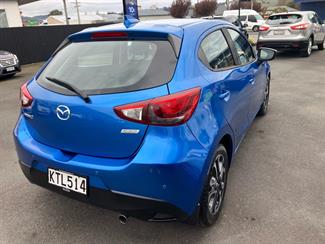 2017 Mazda Mazda2 - Thumbnail