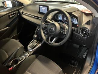 2017 Mazda Mazda2 - Thumbnail