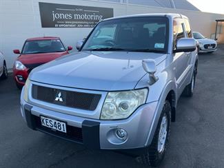 2008 Mitsubishi Pajero - Thumbnail