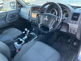 2008 Mitsubishi Pajero - Thumbnail