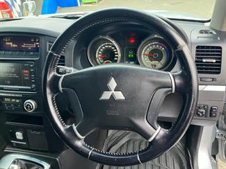 2008 Mitsubishi Pajero - Thumbnail