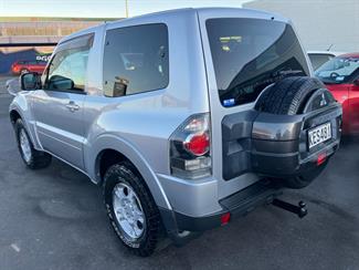 2008 Mitsubishi Pajero - Thumbnail