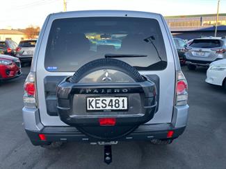 2008 Mitsubishi Pajero - Thumbnail