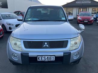 2008 Mitsubishi Pajero - Thumbnail