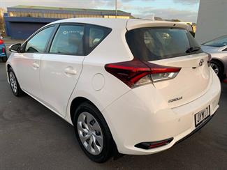 2016 Toyota Corolla - Thumbnail