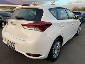 2016 Toyota Corolla - Thumbnail