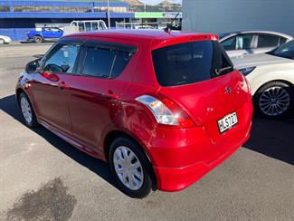 2011 Suzuki Swift - Thumbnail