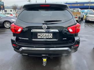 2019 Nissan Pathfinder - Thumbnail
