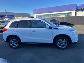 2017 Suzuki Vitara - Thumbnail