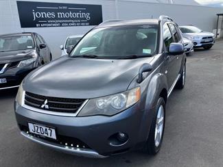 2005 Mitsubishi Outlander - Thumbnail