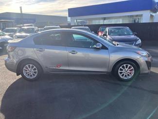 2010 Mazda Axela - Thumbnail