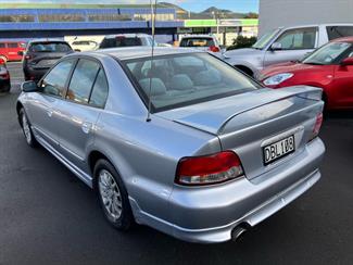 2005 Mitsubishi Galant - Thumbnail