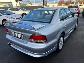 2005 Mitsubishi Galant - Thumbnail