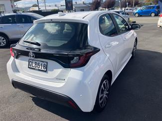 2020 Toyota Yaris - Thumbnail