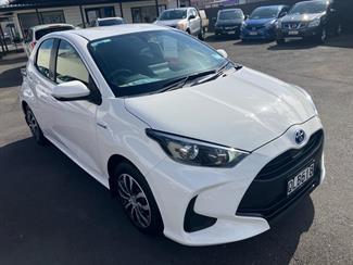 2020 Toyota Yaris - Thumbnail